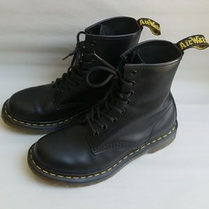 Dr. Martens Women's 1460 Smooth Boots (8)